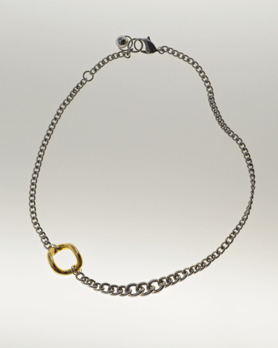 Hug Necklace 01