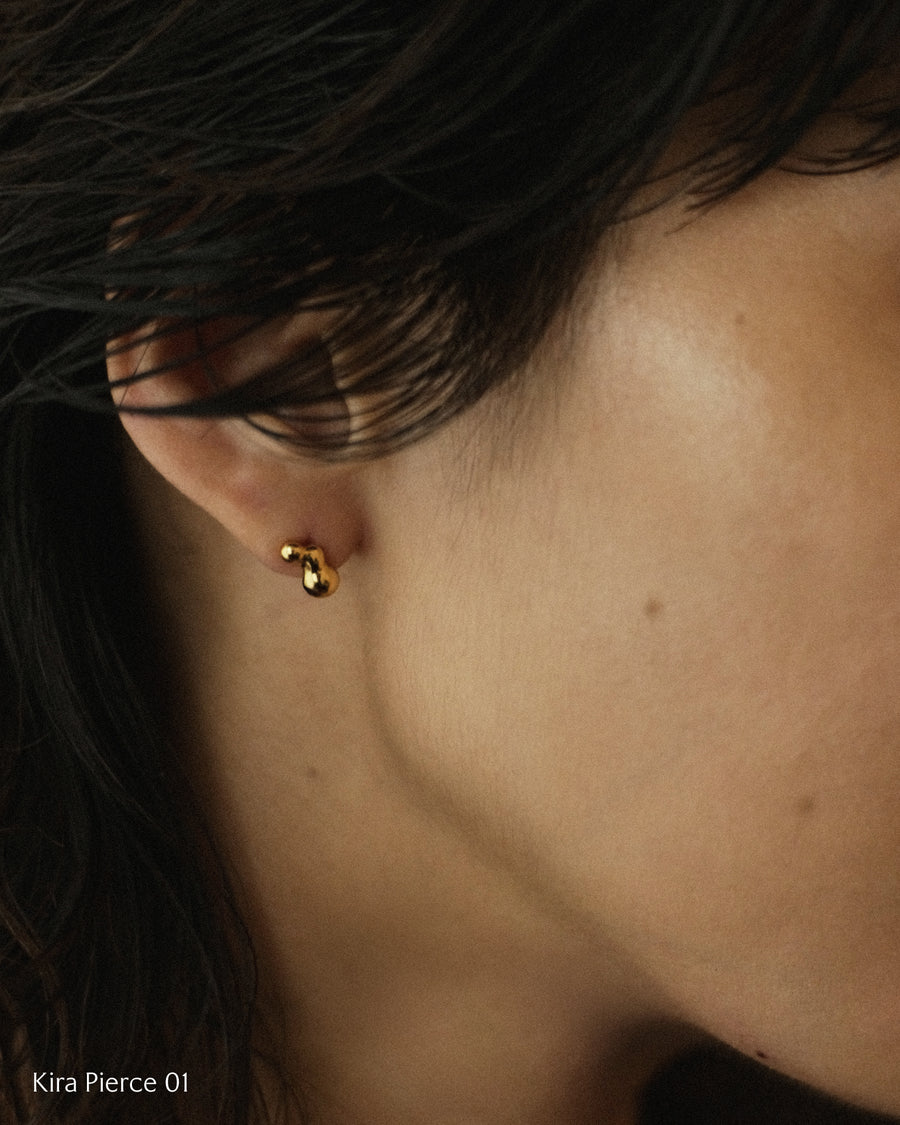 Kira Pierce / S